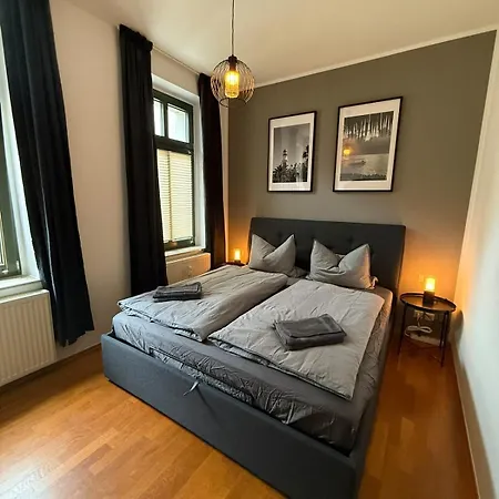 Waldstr 1 *